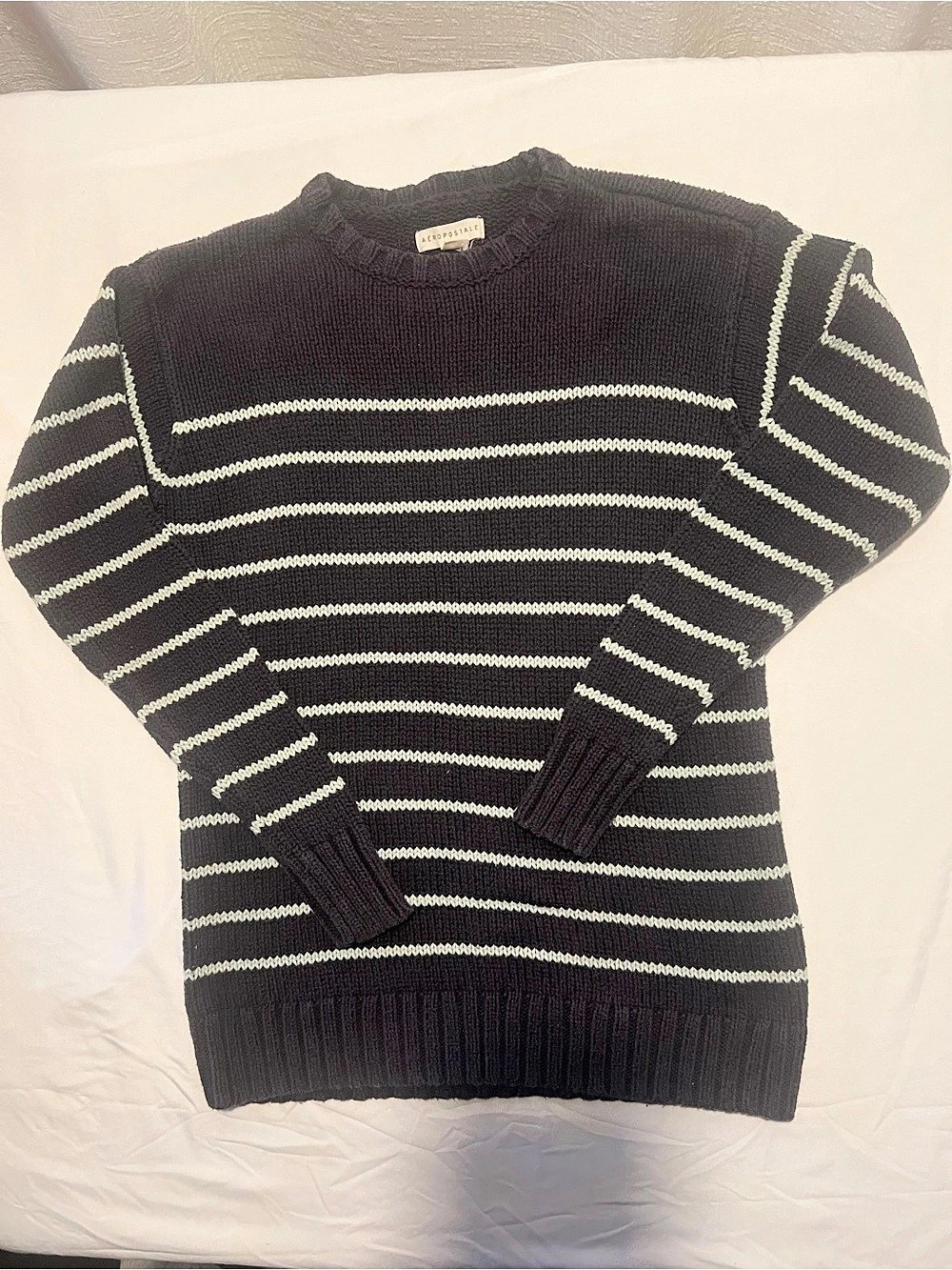 Aeropostale Striped Crewneck Sweater navy blue & White Size XS